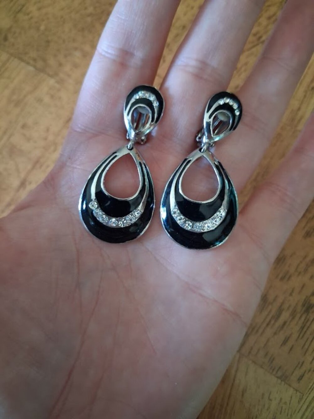 Dangle clip on earrings